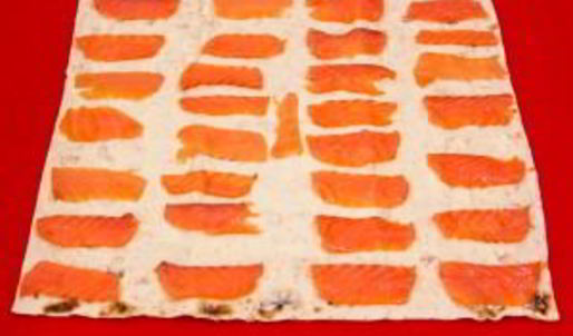 рулетики из лаваша с семгой и ветчиной