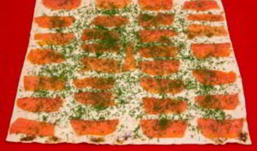 рулетики из лаваша с семгой и ветчиной