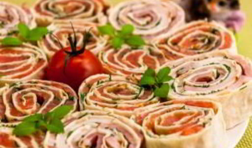 рулетики из лаваша с семгой и ветчиной