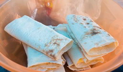 сулугуни в лаваше на углях