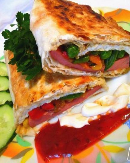 Рецепт сытного завтрака в лаваше