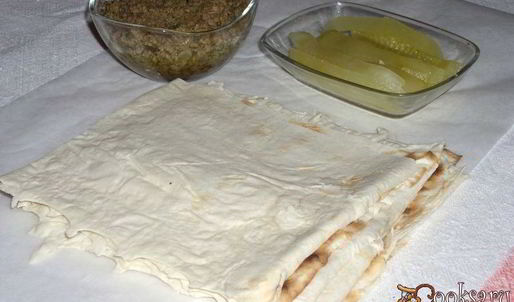 трубочки с мясной начинкой лавашони