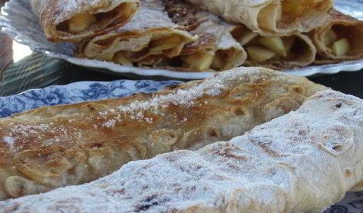 яблоки в лаваше