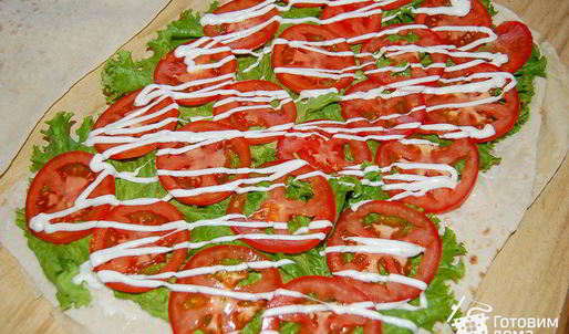 закуска из лаваша с фаршем и помидорами