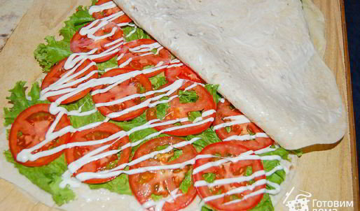 закуска из лаваша с фаршем и помидорами