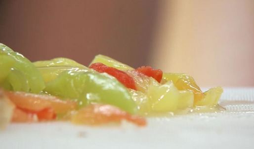 закуска из лаваша с соусом из перца