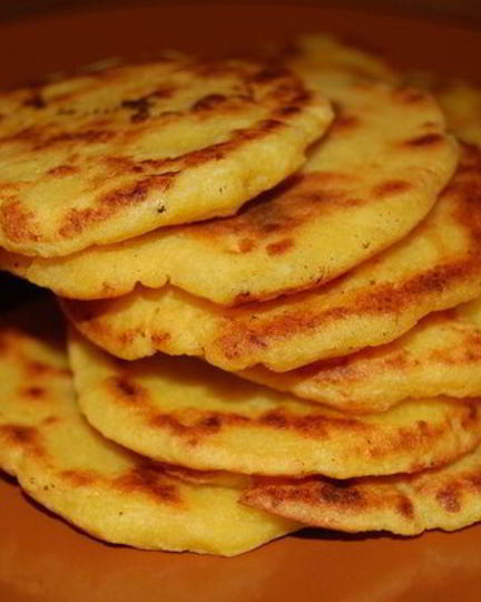 Рецепт арепаса де кесо — кукурузных лепешек с сыром