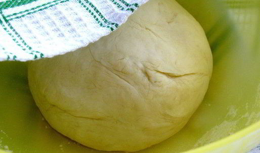 двухслойная фокачча с оливками и молодым сыром