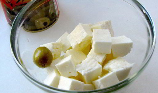 двухслойная фокачча с оливками и молодым сыром