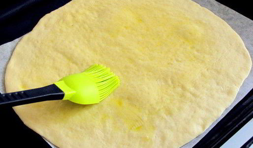 двухслойная фокачча с оливками и молодым сыром