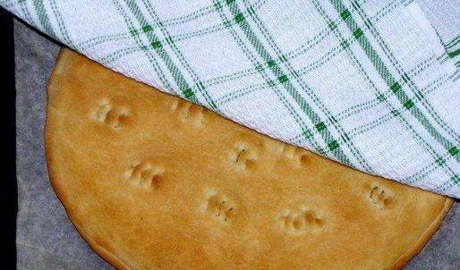 двухслойная фокачча с оливками и молодым сыром