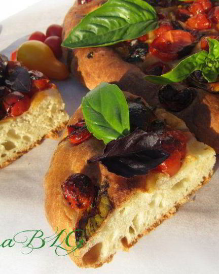 Рецепт фокаччи с ароматными томатами