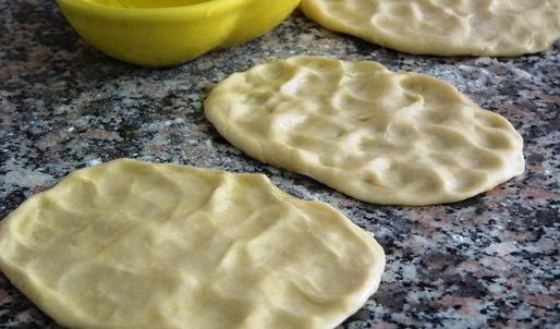 говяжьи котлеты на лепешке пиде