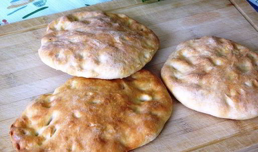 говяжьи котлеты на лепешке пиде