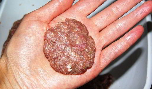 говяжьи котлеты на лепешке пиде