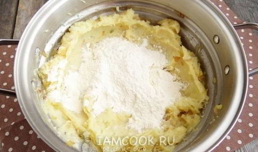 картофельные лепешки со шпинатной начинкой