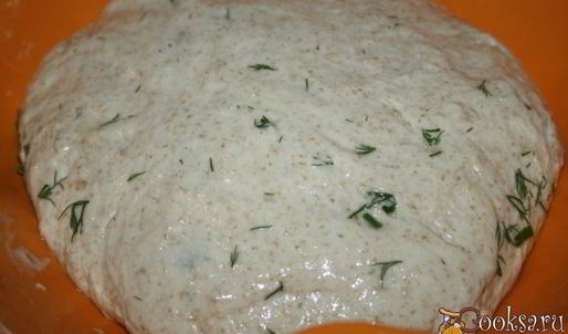 хлебные лепешки в духовке с луком и укропом