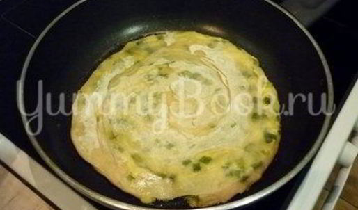 хрустящие лепешки с сыром и зеленым луком