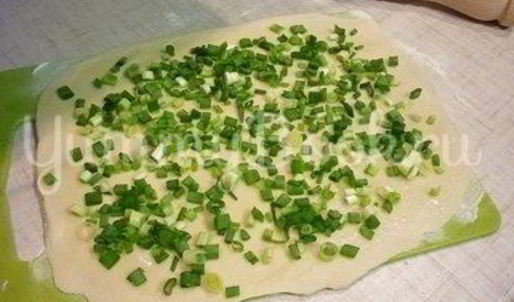 хрустящие лепешки с сыром и зеленым луком