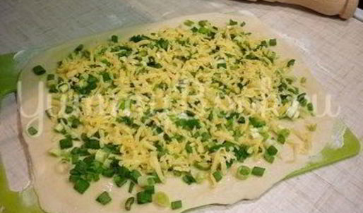 хрустящие лепешки с сыром и зеленым луком