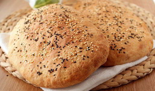 лепешка с кунжутом