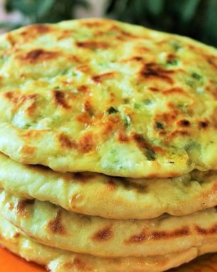 Лепешка с сыром и чесноком