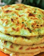 Лепешка с сыром и чесноком