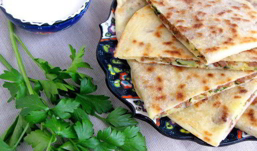 лепешки гезлеме с мясом и картошкой