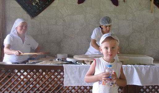 лепешки гезлеме с мясом и картошкой