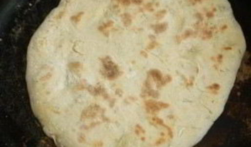 лепешки из дрожжевого теста на сковороде