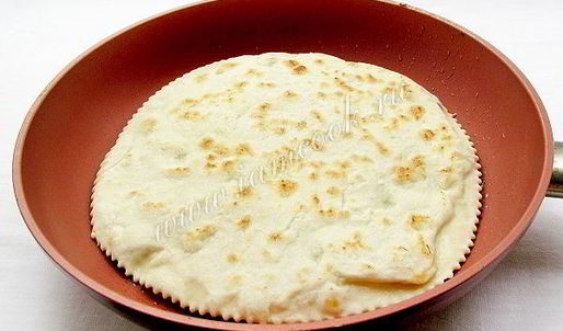 лепешки с брынзой и зеленью