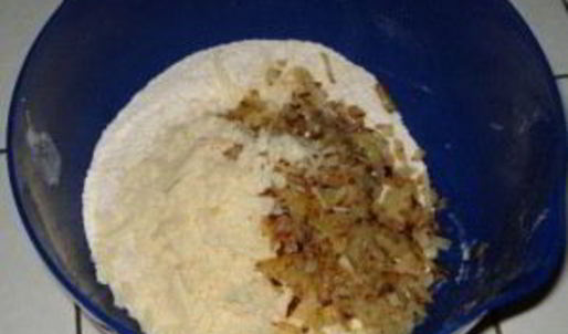 лепешки с луком и сыром