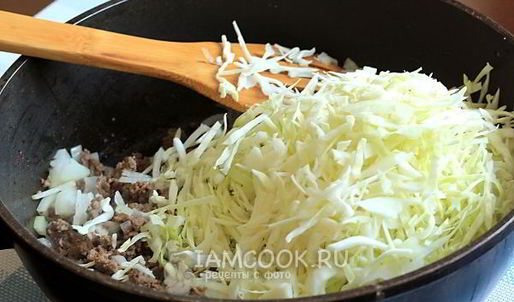 лепешки с начинкой на сковороде