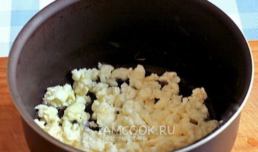 лепешки с начинкой на сковороде