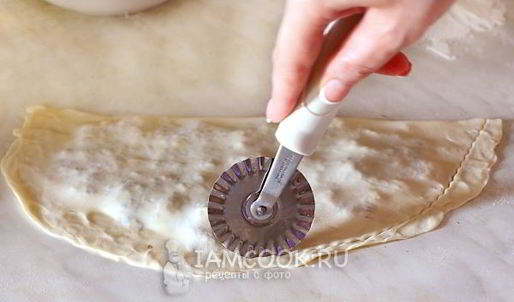 лепешки с начинкой на сковороде