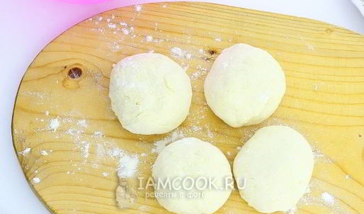 лепешки с сыром и ветчиной на сковороде