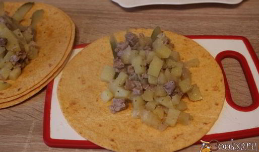 лепешки тортилья с картофелем и свининой
