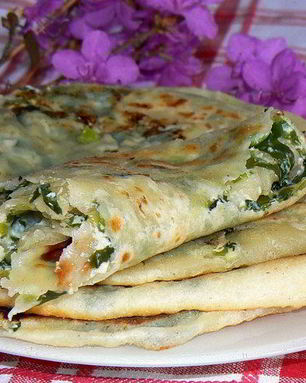 Осетинские лепешки с черемшой и сулугуни по-сибирски