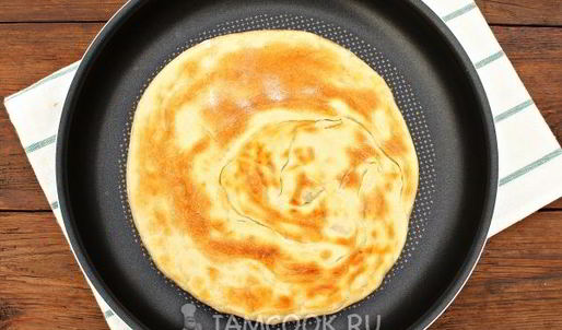 слоеные лепешки на сковороде