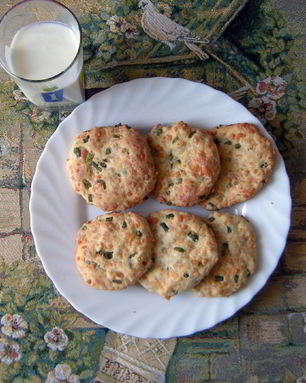 Сырные лепешки с зеленью