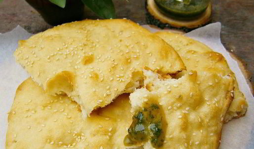 восточная лепешка с базиликовым медом