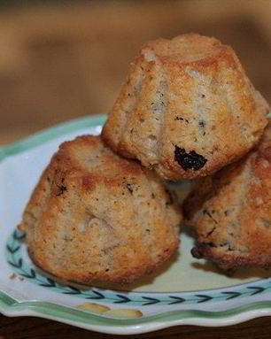 Ароматные маффины с яблоками и изюмом