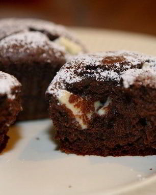 Кофейные маффины с черным и белым шоколадом