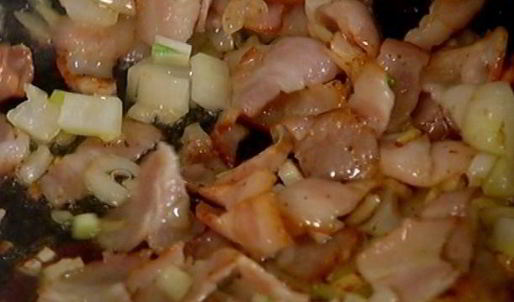 маффины с хрустящим беконом и луком