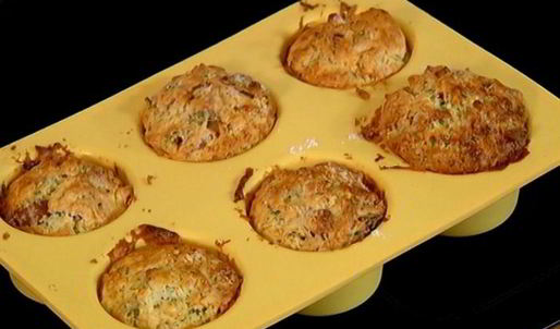 маффины с хрустящим беконом и луком