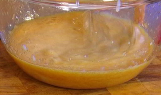 маффины с хурмой и клубникой