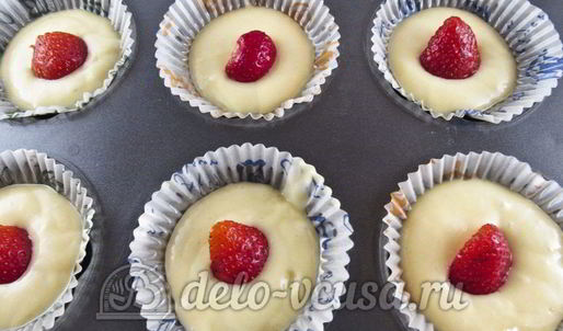 маффины с клубникой