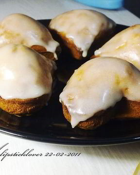 Маффины с цукатами в сахарной глазури