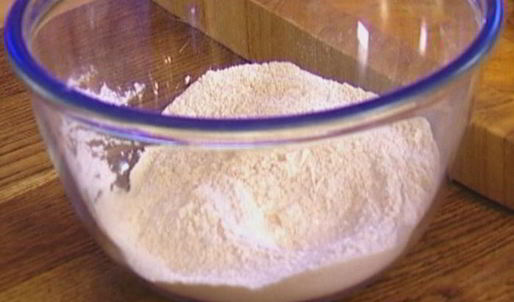 маффины со свежей малиной и миндальной корочкой