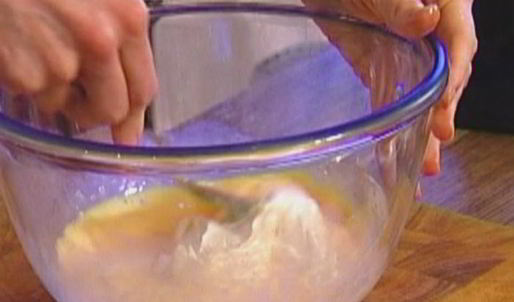 маффины со свежей малиной и миндальной корочкой